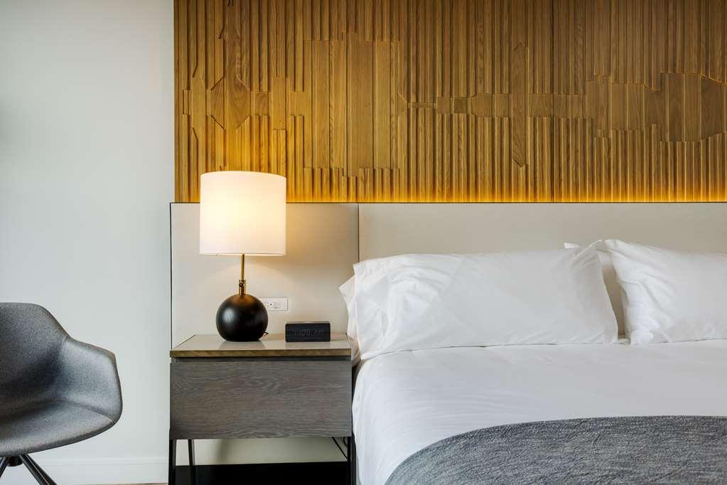 Canopy By Hilton Portland Waterfront Room photo