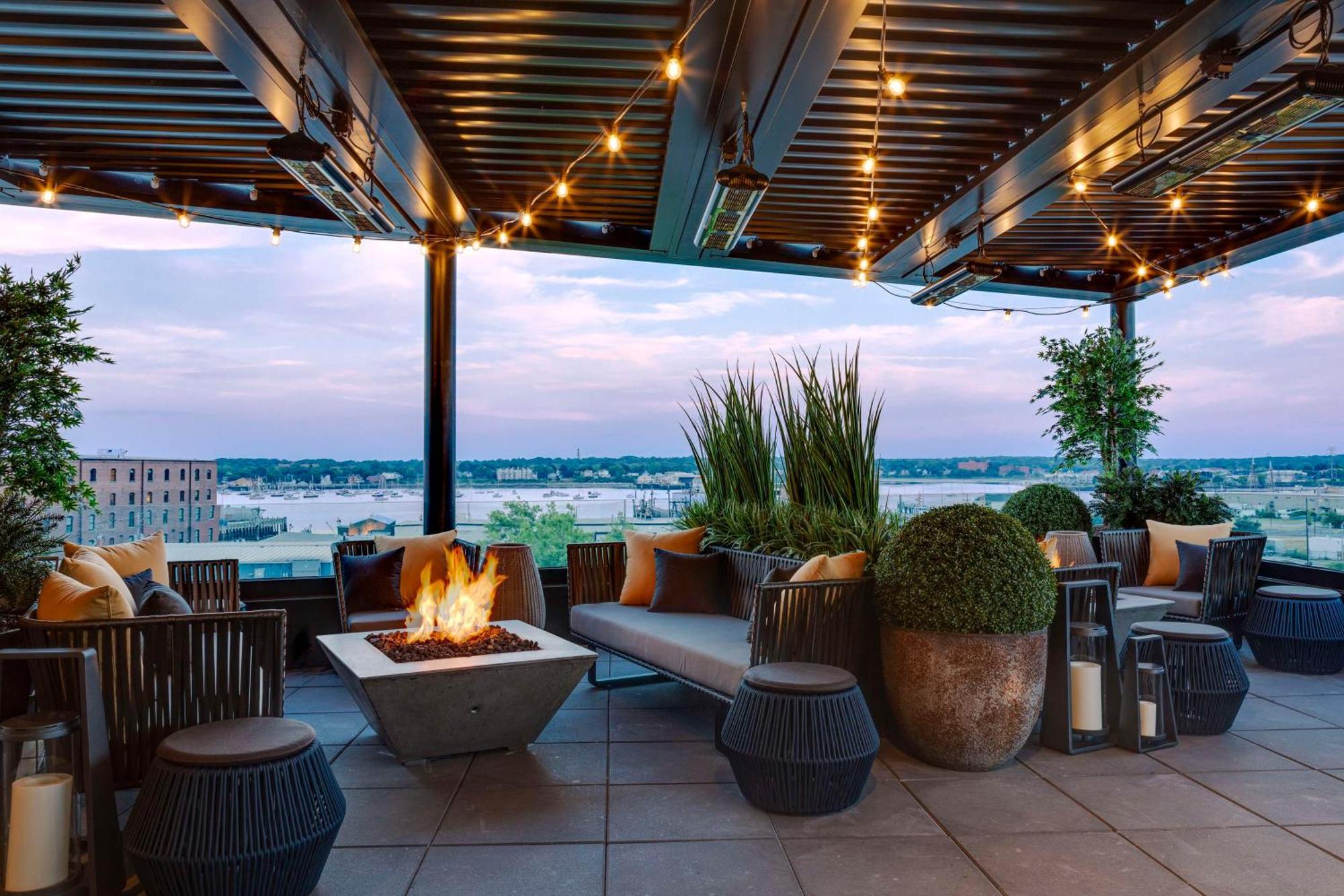 Canopy By Hilton Portland Waterfront Exterior photo